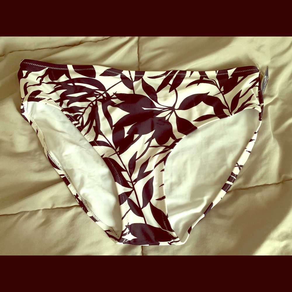 Sz 14 NWT Bikini Bottom. White with Navy Print.